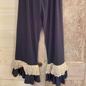New with tag Ida Clair ruffle pant XL blue navy